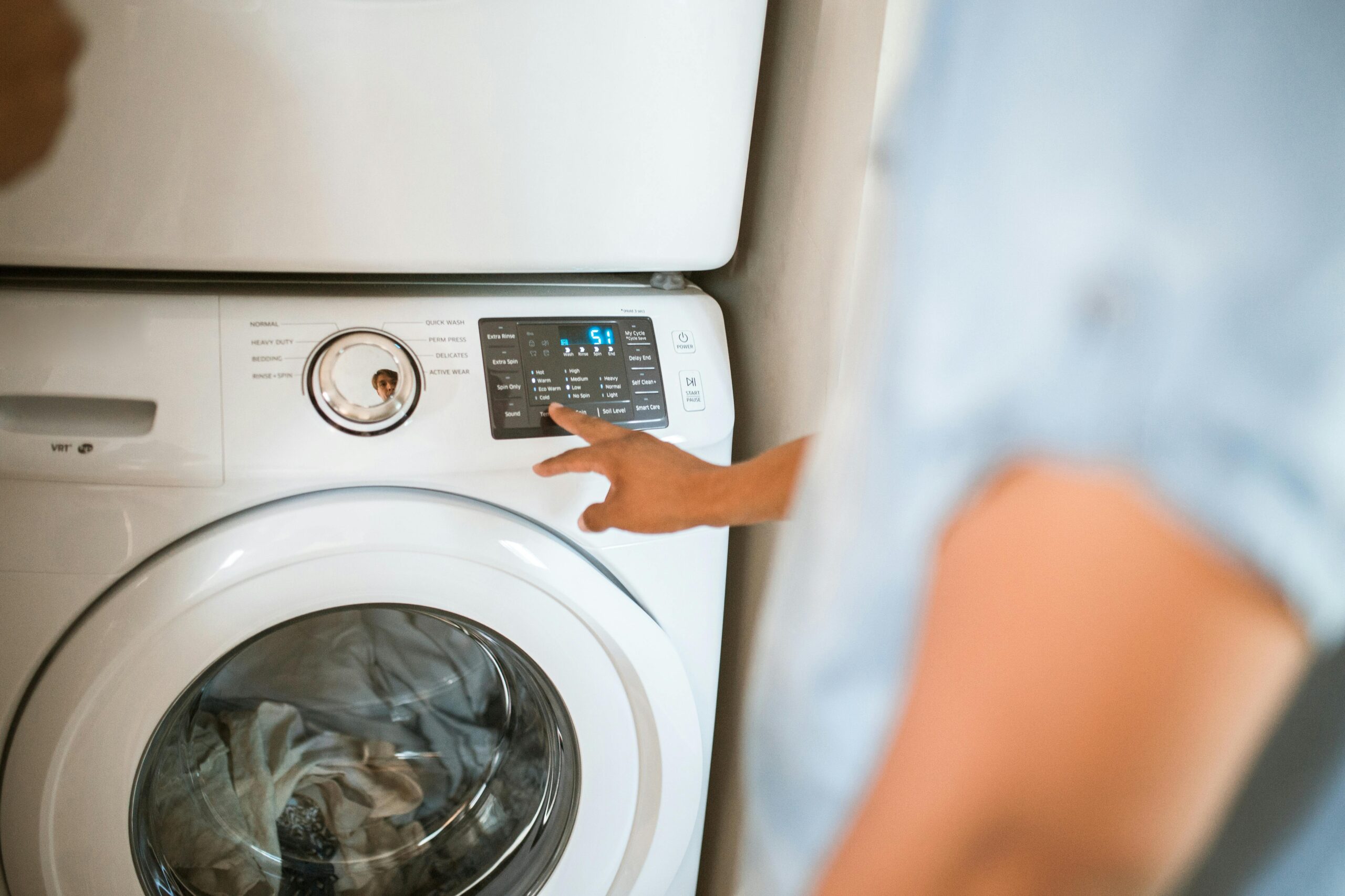 🧺 Mikroplastik beim Waschen: Unsichtbare Gefahr im Abwasser
