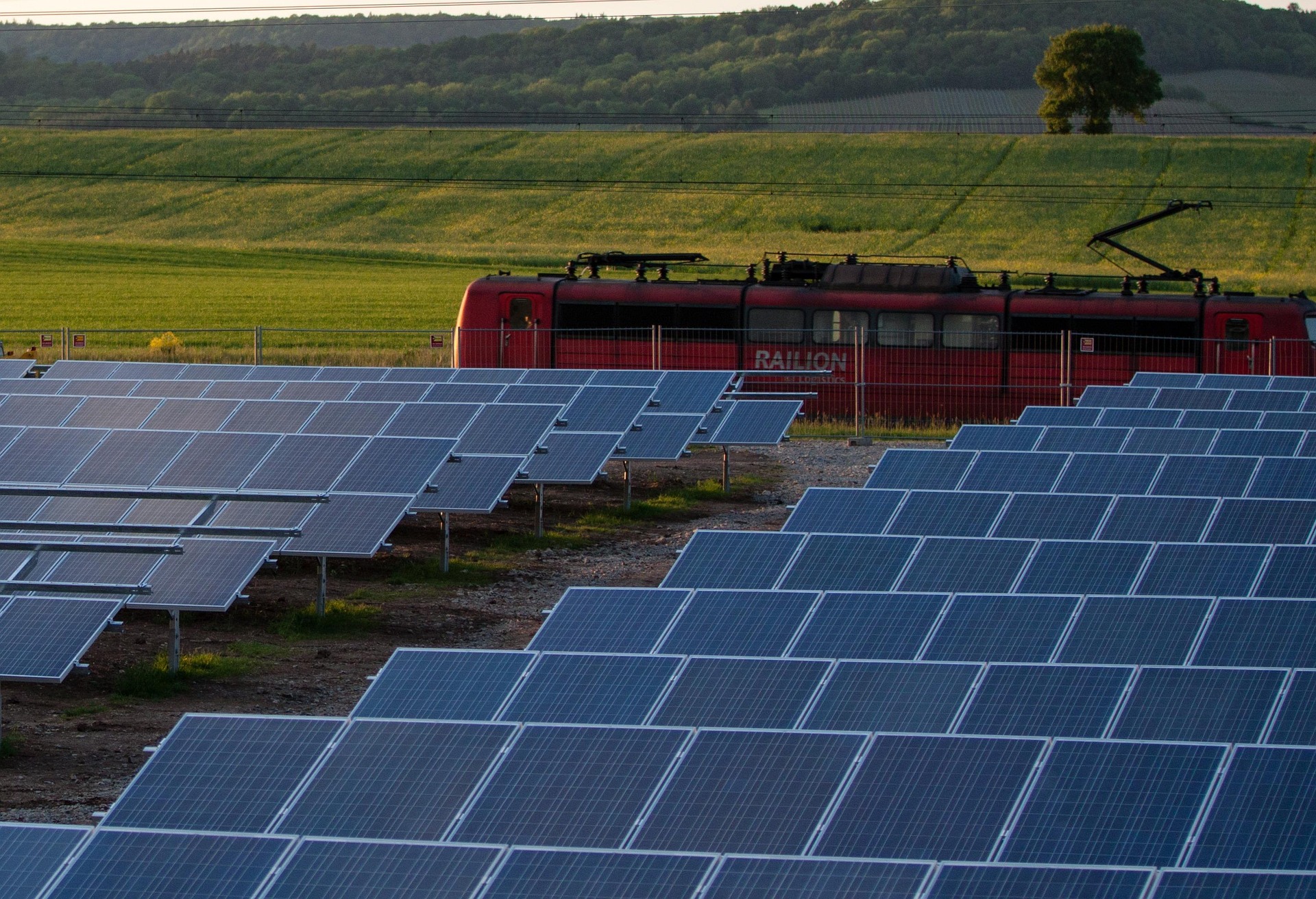 ☀️ Solarpanels: Immer günstiger – aber warum bleibt Strom in Deutschland teuer?